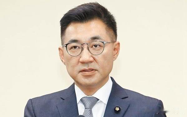 江启臣硬刚郑丽文！2月7日，江启臣公开炮轰国民党总部违背提名协议，怒指民调