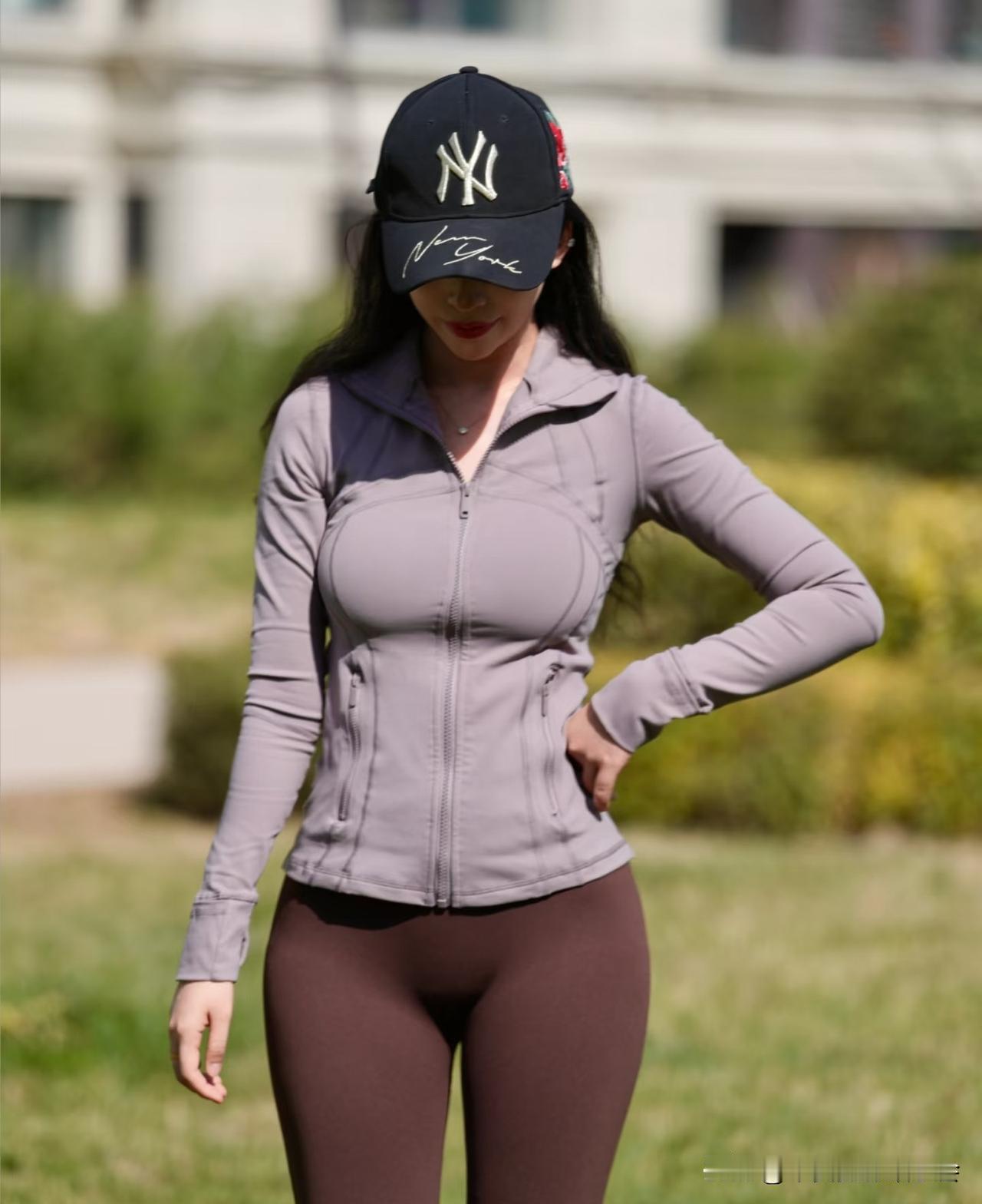 冬日生活打卡季旅拍人像摄影，应备什么器材出门室内人像摄影，有哪些用光技巧