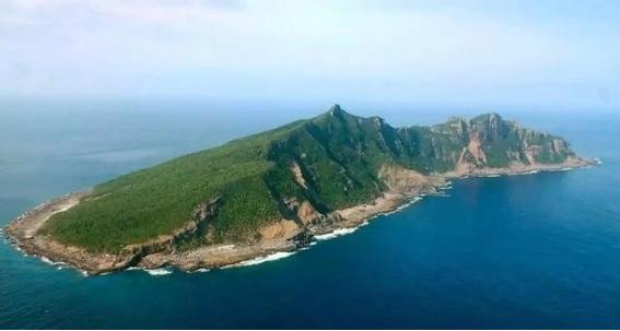 现在才懂，为啥中日闹得再凶，咱们也不拆钓鱼岛上的灯塔。因为这座灯塔，极有可能就是