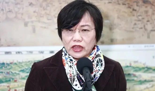就在刚刚，台当局彻底破防了，5月9日，大陆宣布铁腕制裁“台独”顽固分子刘世芳及