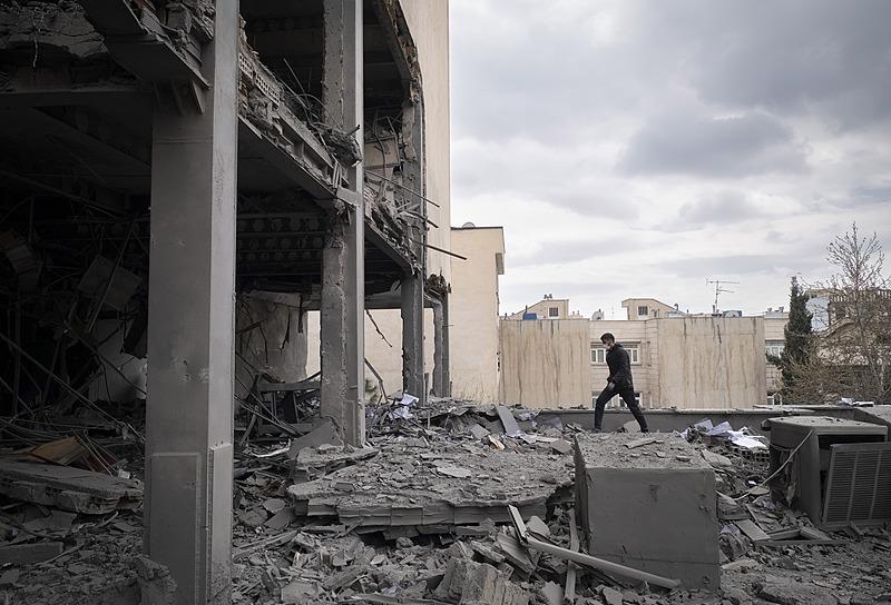 当地时间3月31日，以色列国防军发布消息称，30日夜间至31日凌晨，以色列空军对