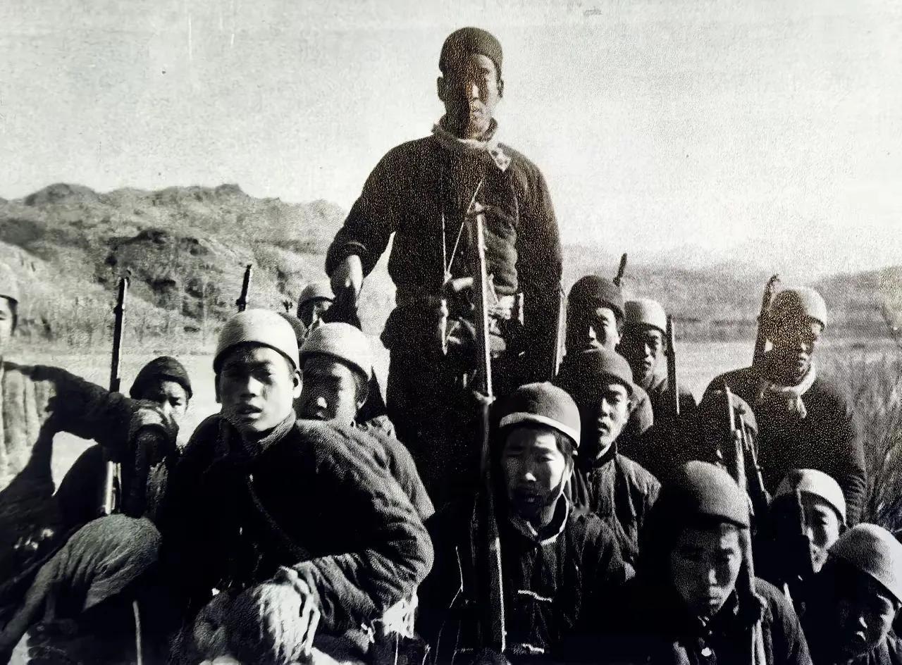 这张图是抗日时的真正民兵，冀中大平原上，活跃着一群抗日民兵，也就是日本鬼子口中的