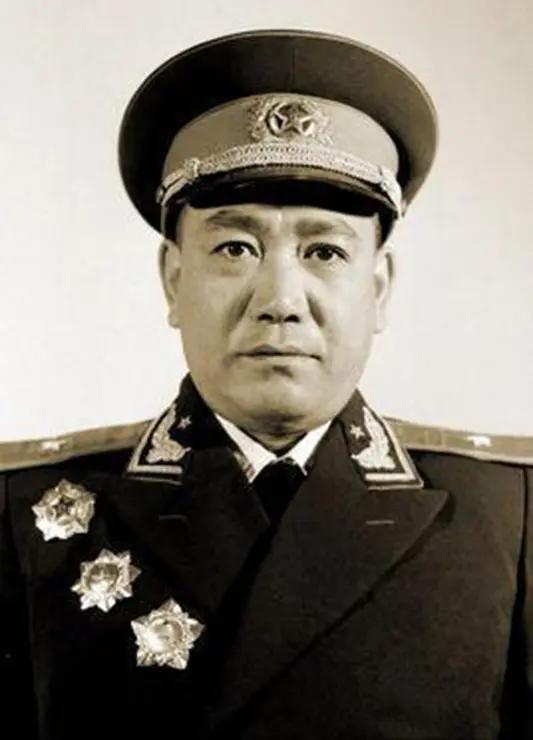 李家益，1918年生，金寨县人，1931年参加中国工农红军。同年加入中国共产主义
