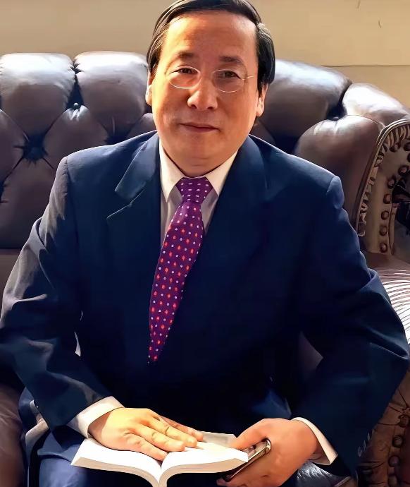高志凯刚把甲午海战的旧账翻了出来，一句话捅破了窗户纸。高志凯重新说起甲午海战的往