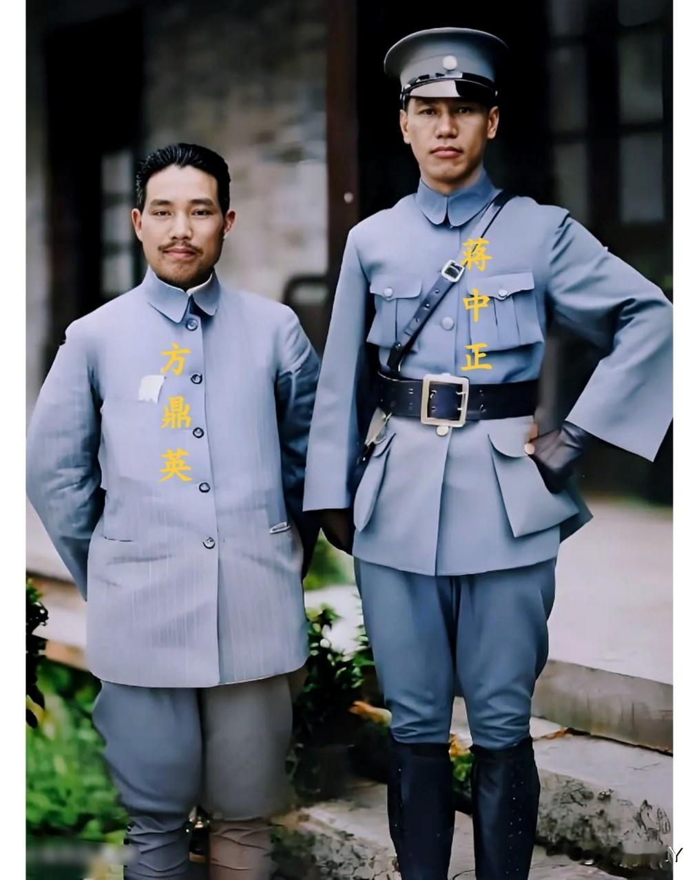 这是蒋中正和方鼎英在广州的一张合影老照片，拍摄于一九二六年。这并非演戏，也不是演