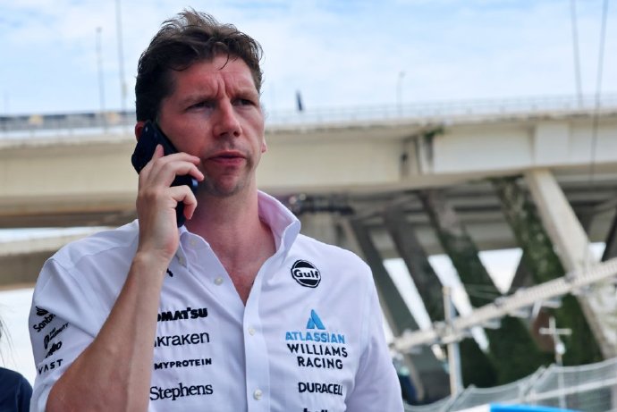 沃尔斯: 赛车速度快却未发挥好;想帮塞恩斯控速但还是超了