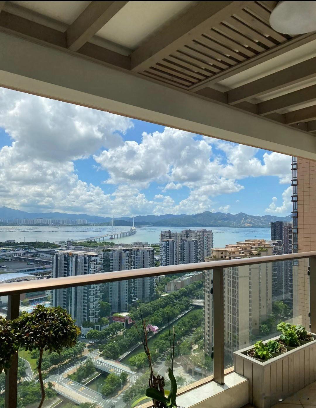 看到某湖北深二代说，他父母很拼，88年来深圳打拼到现在，五十五岁了还一天能干十几