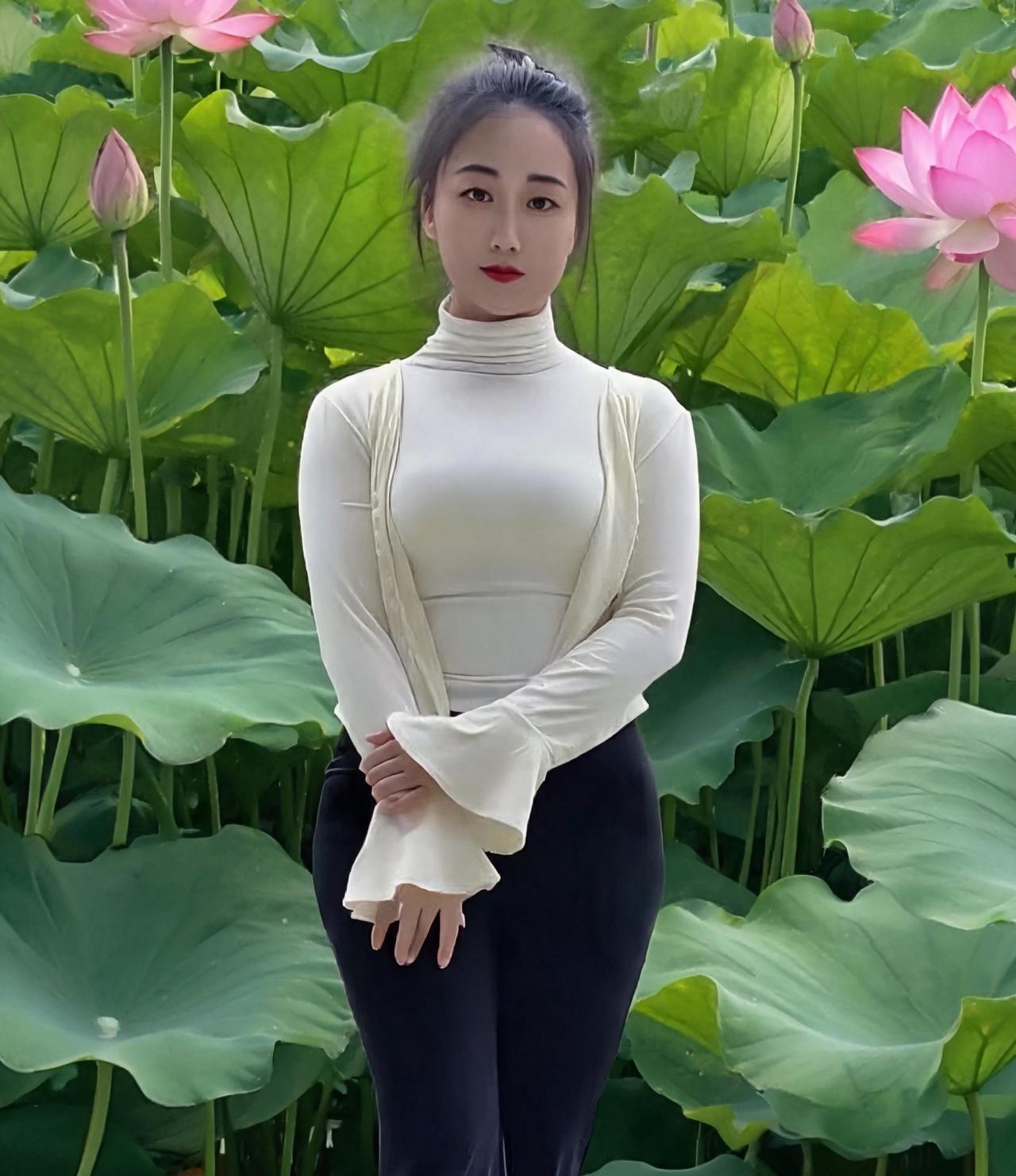 老公和婆婆相继去世，只剩下儿媳、未满3岁的儿子和70多岁的公公。娘家妈催着改嫁，