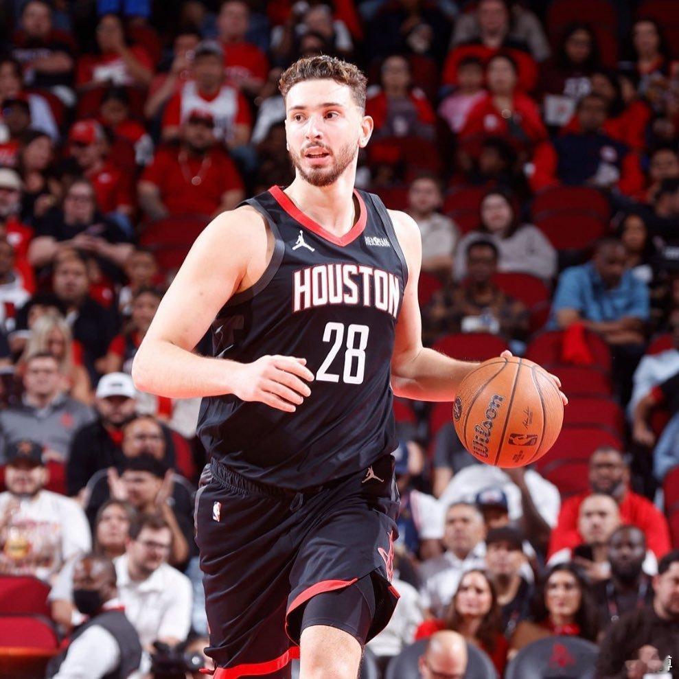 本赛季申京几乎所有数据均创职业生涯新高🔥23.0分（新高）10.3篮板（新高