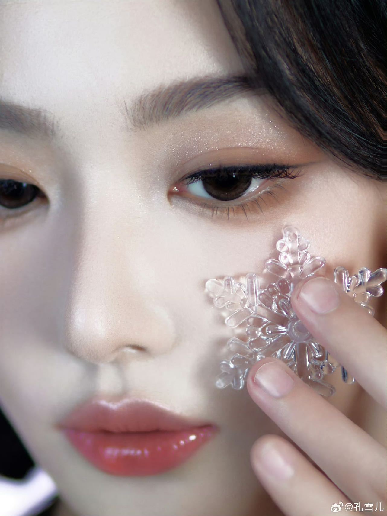 孔雪儿真人bjd孔雪儿美背哇直接一个斯哈斯哈，孔雪儿精致五官宛若雕琢的BJD