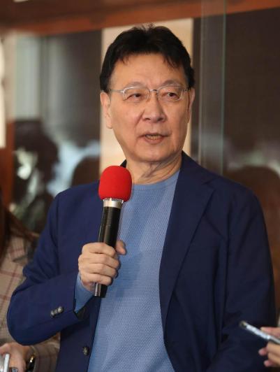 赵少康摆烂了！赵少康最近又被推上了风口浪尖。面对各种批评，他似乎毫