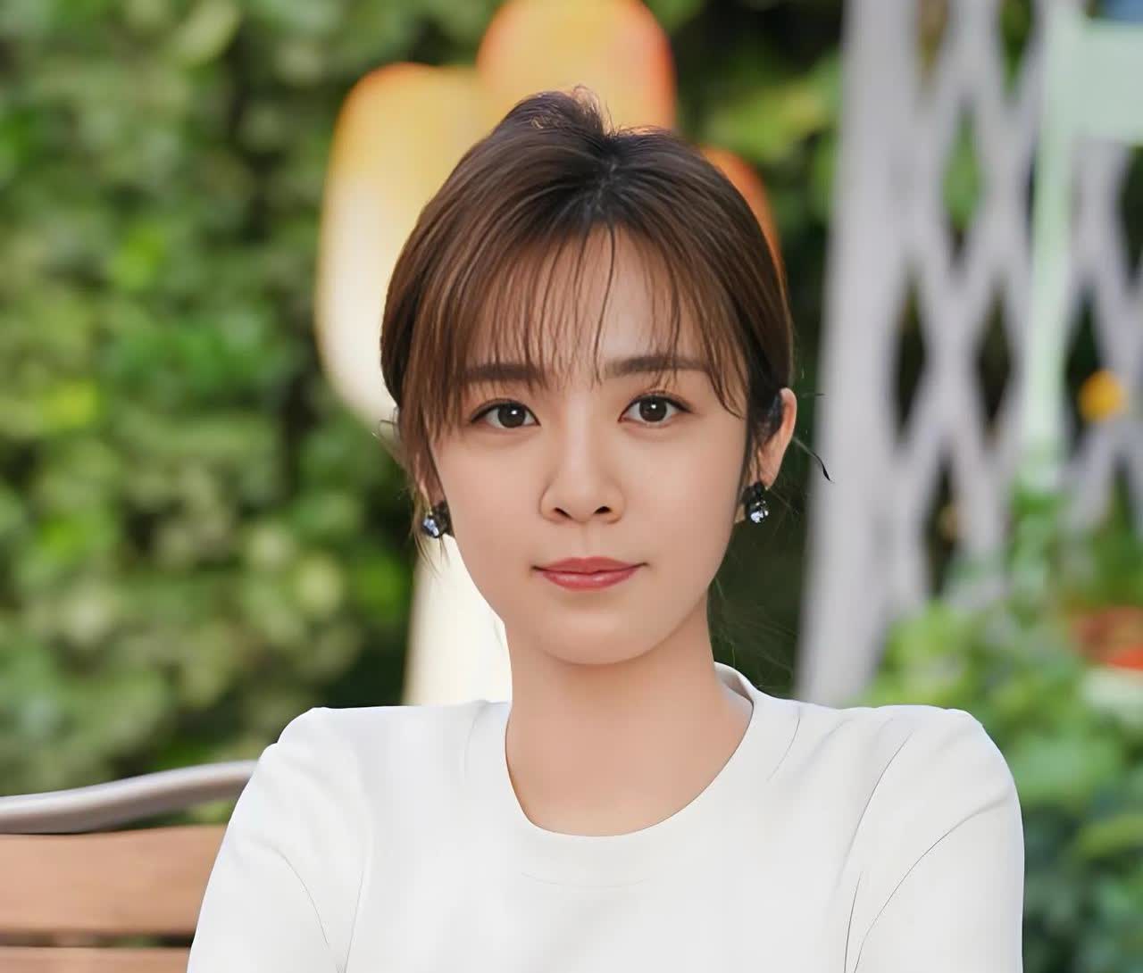 被张嘉译征服过的10位女明星，个个年轻：一、闫妮二、宋佳三、秦海璐