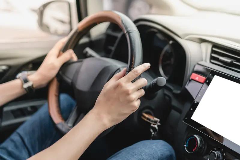 95岁老翁车祸住院3个月去世，司机被判刑这事真挺让人唏嘘。2023年2月21日，