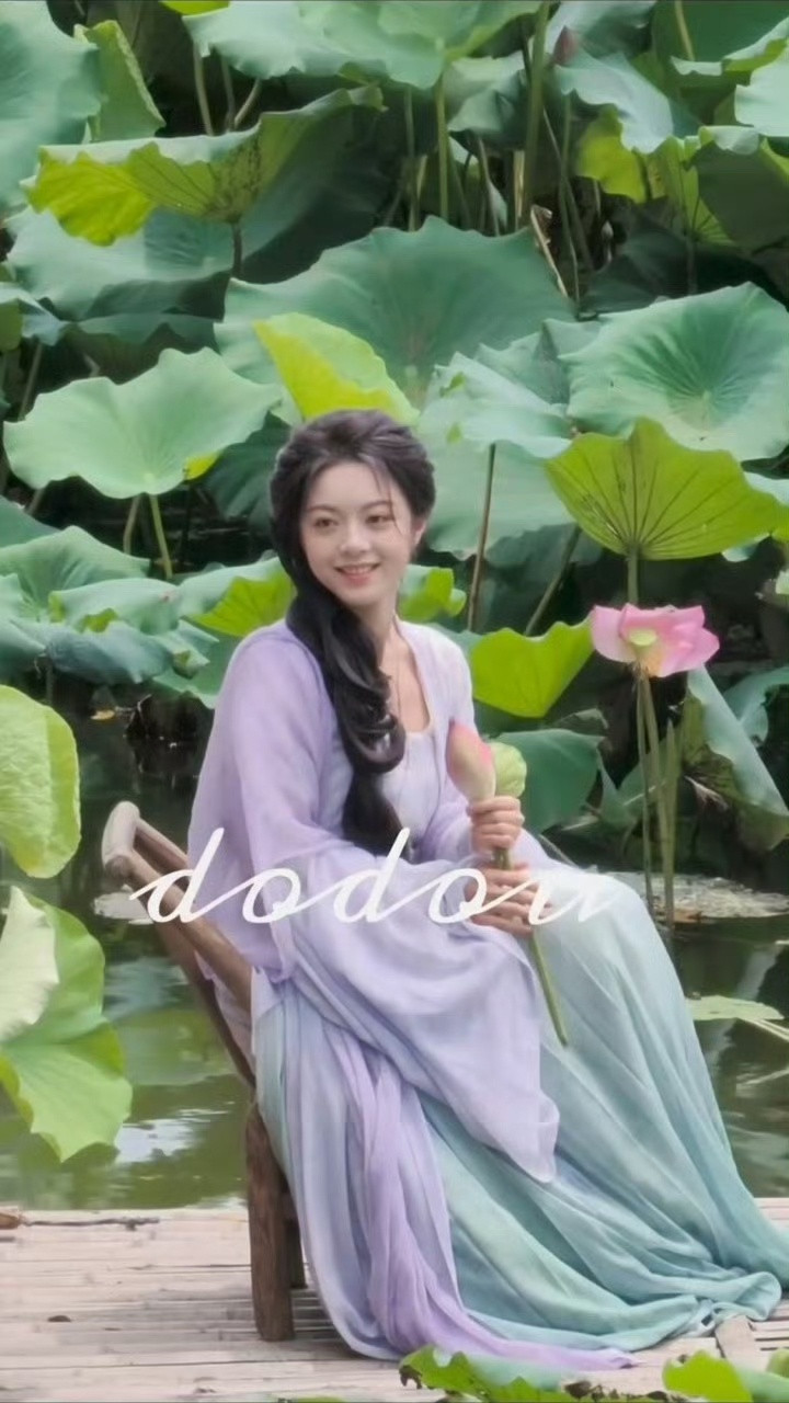 赵今麦出水芙蓉这个楚听雨每天的造型都在勾引我😭把我的心偷走了还在那萌萌的笑.