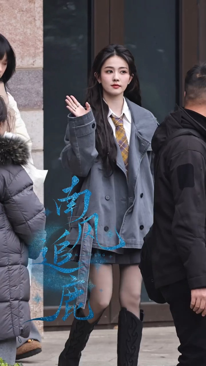 白鹿宇宙闪烁请注意上班录制生图