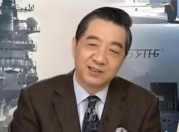 谢谢你张召忠！你真是伟大的预言家！2015年你就说过：“美国啥也不干，让东方大国