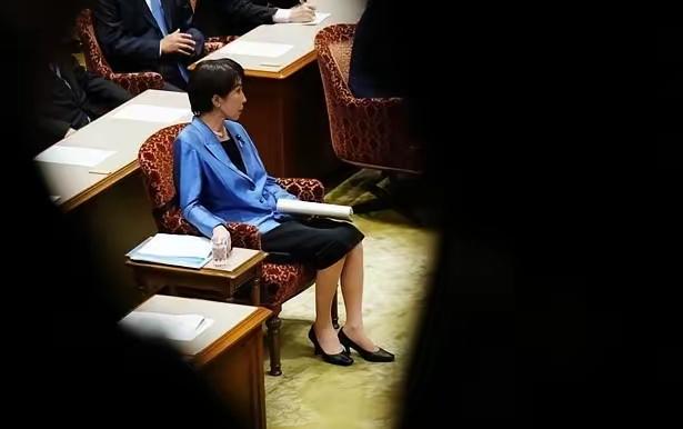 高市早苗已然大势已去！随着中日对峙持续升级，昔日受到拥护的高市早苗如今似乎已然没