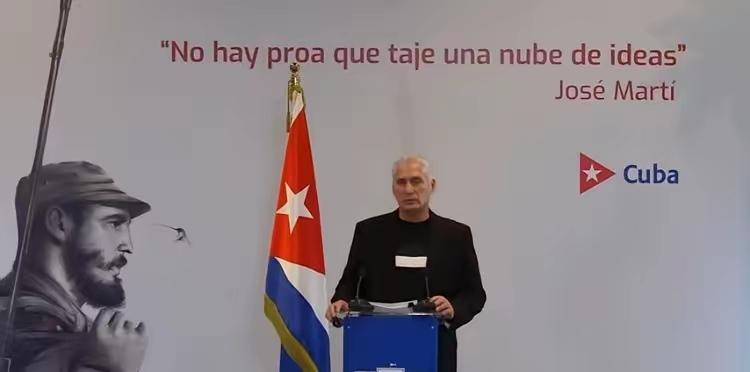 假如古巴不和美国对着干，就找不到方向了，就会乱成一团，人也泄气了，六七十年反美，