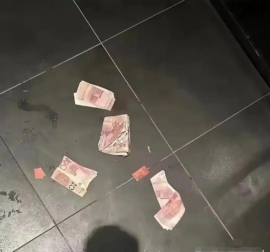 KTV看到的怎么折成这样