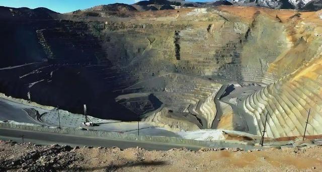 东方大国没有免费的午餐！蒙古那个超级大铜矿，离中国边境才80公里，结果没抱上中国