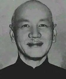 1947年，国军32军参谋长率部起义，军长立即向蒋介石发报求援，谁知蒋介石的参谋