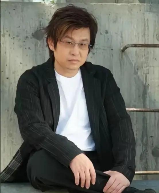 这次千算万算,没算准。郑智化犯了一个低级错误——他以为自己还是当年那个“批评大陆