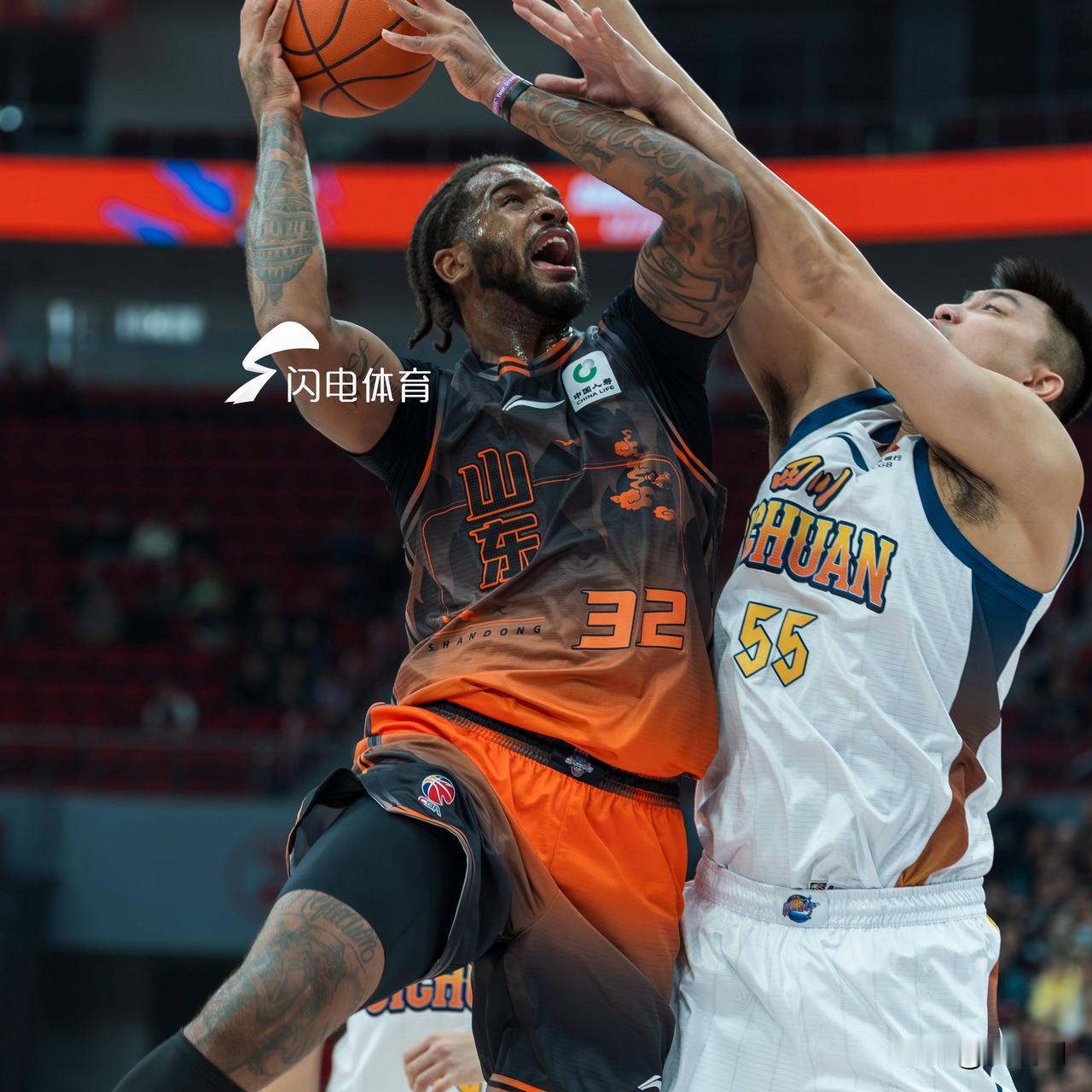 这个赛季的山东男篮，到目前为止，经历低开高走的局面，打出了团队篮球，前面来了一波