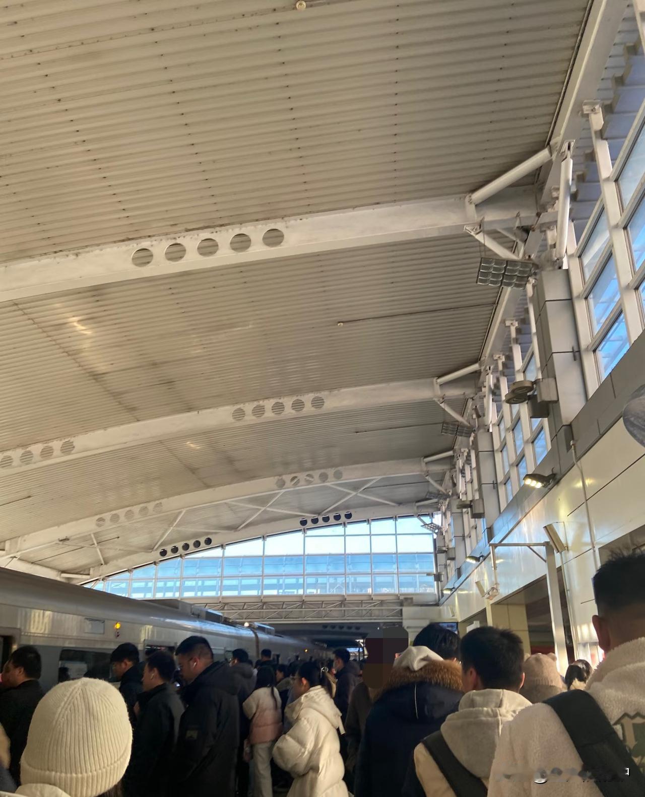 谁再跟你说“来北京旅游坐地铁最省钱”？这根本不是性价比，是用一整天的好心情、