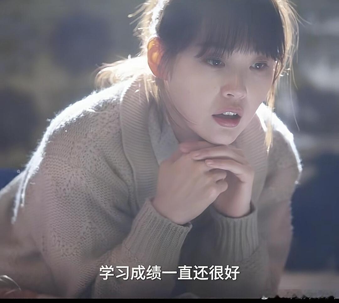 张佳宁将刘盈盈这个角色演绎得淋漓尽致，白切黑的人设也被她拿捏得恰到好处。这种反差