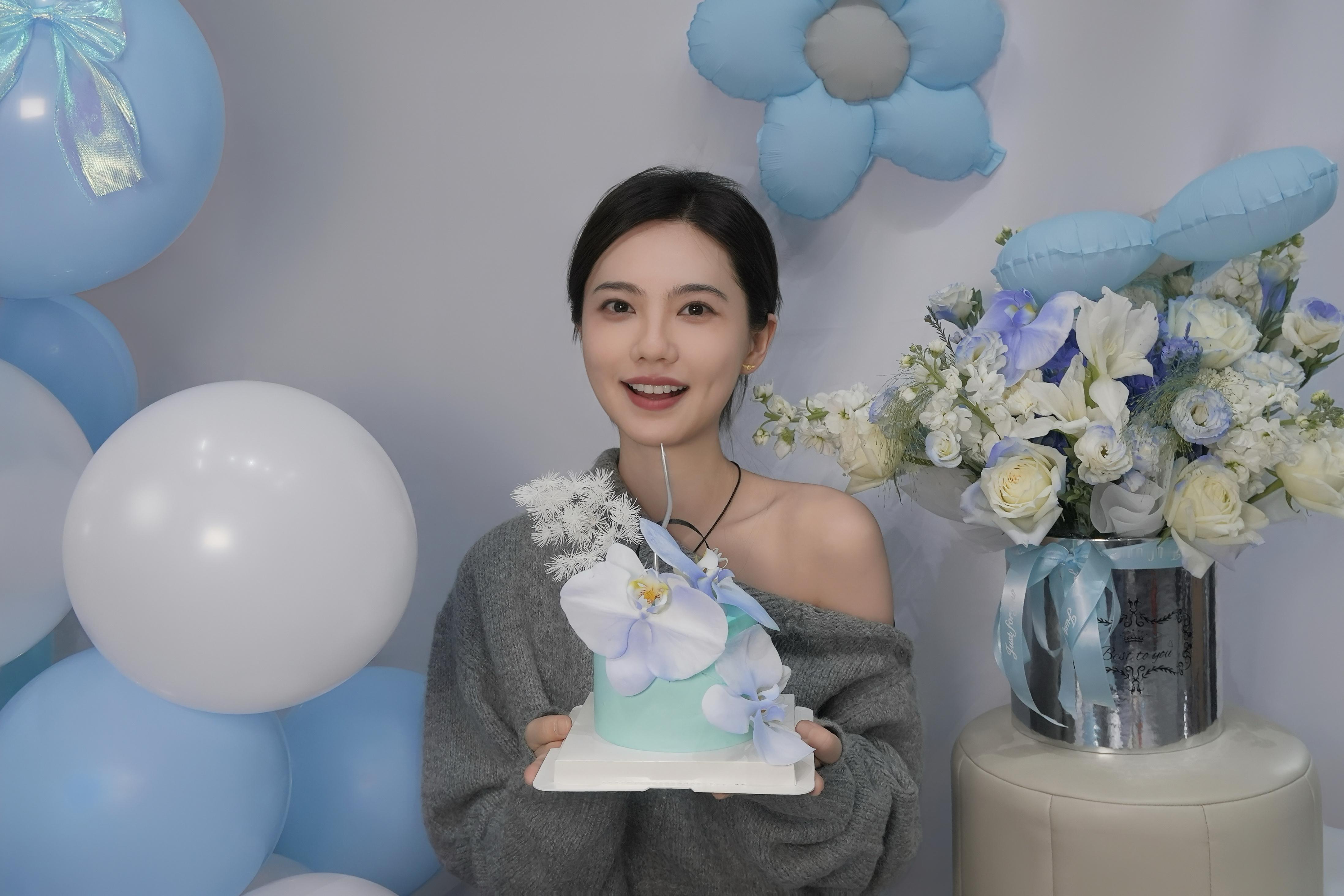 姜珮瑶在复制粘贴的时代，你是手写的诗[玫瑰]​​​