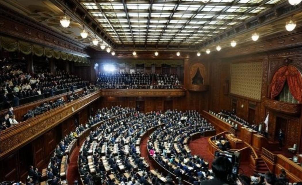 太戏剧性了，原本还自信满满的高市，日本众议院宣布解散，高市瞬间才意识到自己不过是