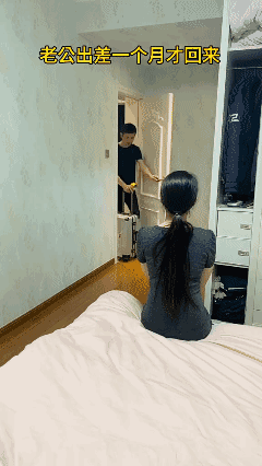 【搞笑视频】这是什么操作？🌚
