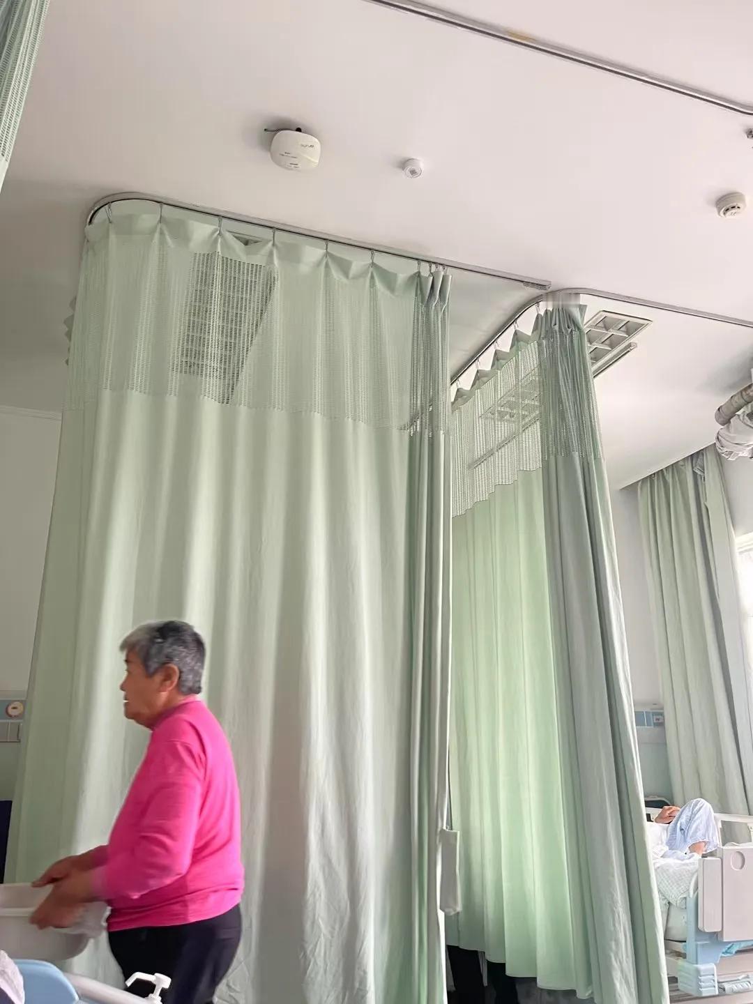 可能迎来生命的奇迹！1、今天上午对面床换病号了，一个老头子生病，一个老太太服侍