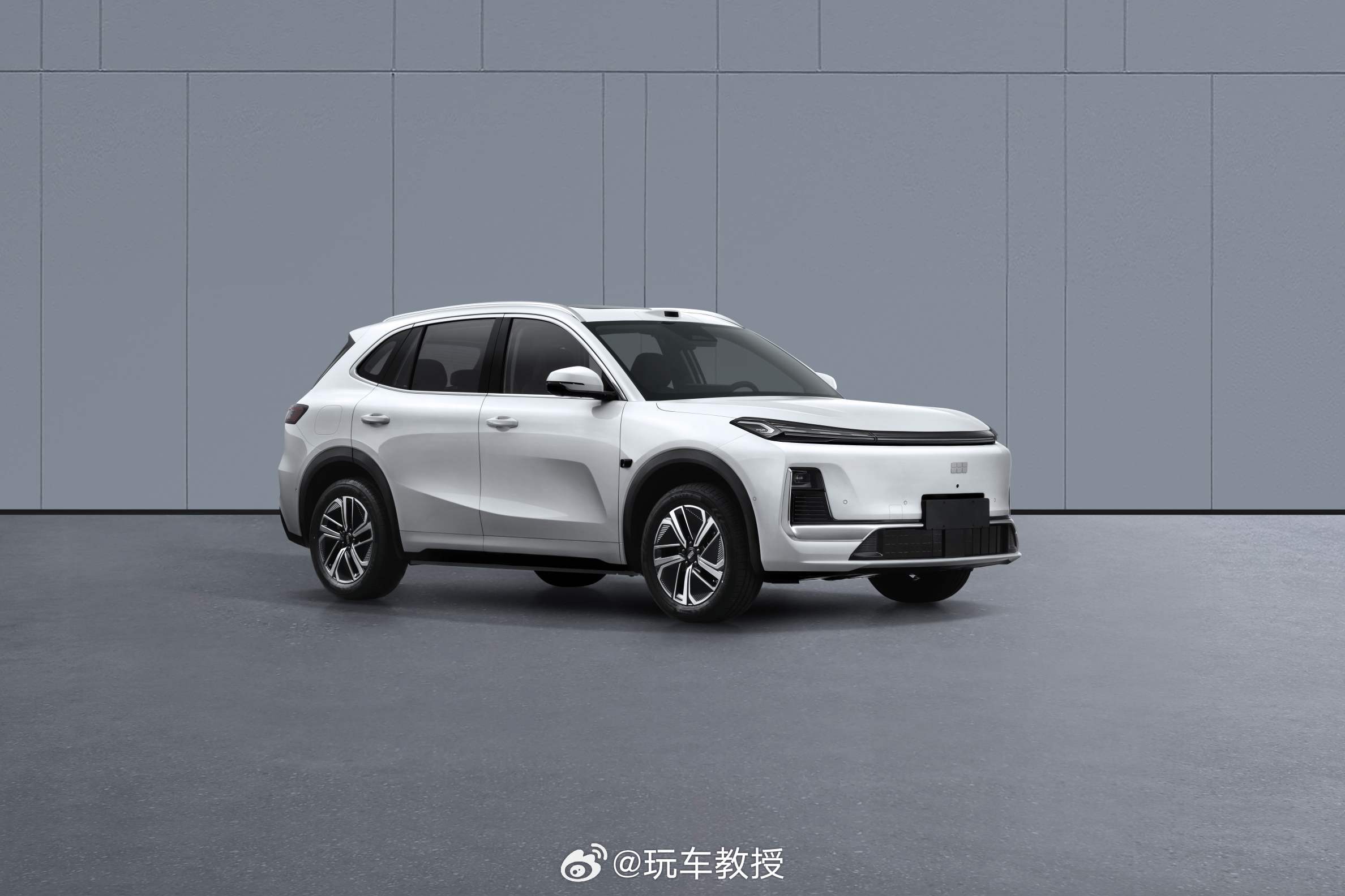 全新吉利银河星舰7来了，卖个12万如何？长：4730宽：1905高：1675
