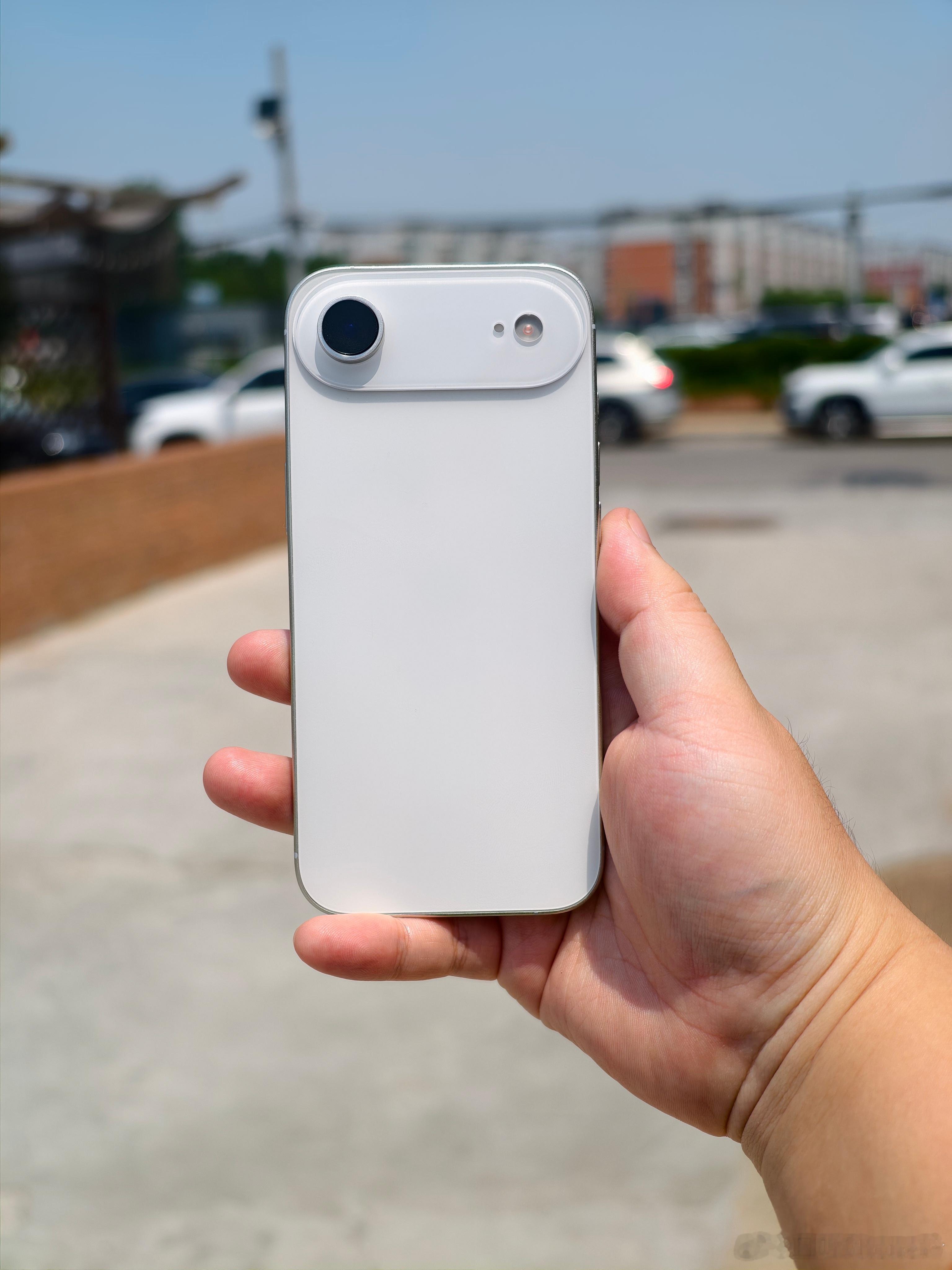 曝iPhone17Air无实体SIM卡槽17系列除了Air为了极致轻薄，其它机