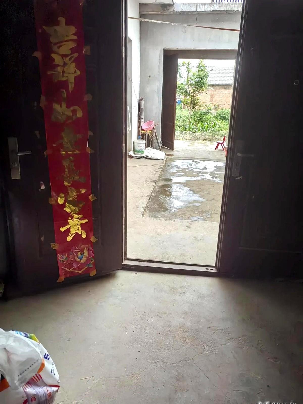 我妹妹妹夫自己偷懒，一到暑假就把孩子送外婆家，我妈今年74岁了，看11岁男孩子真