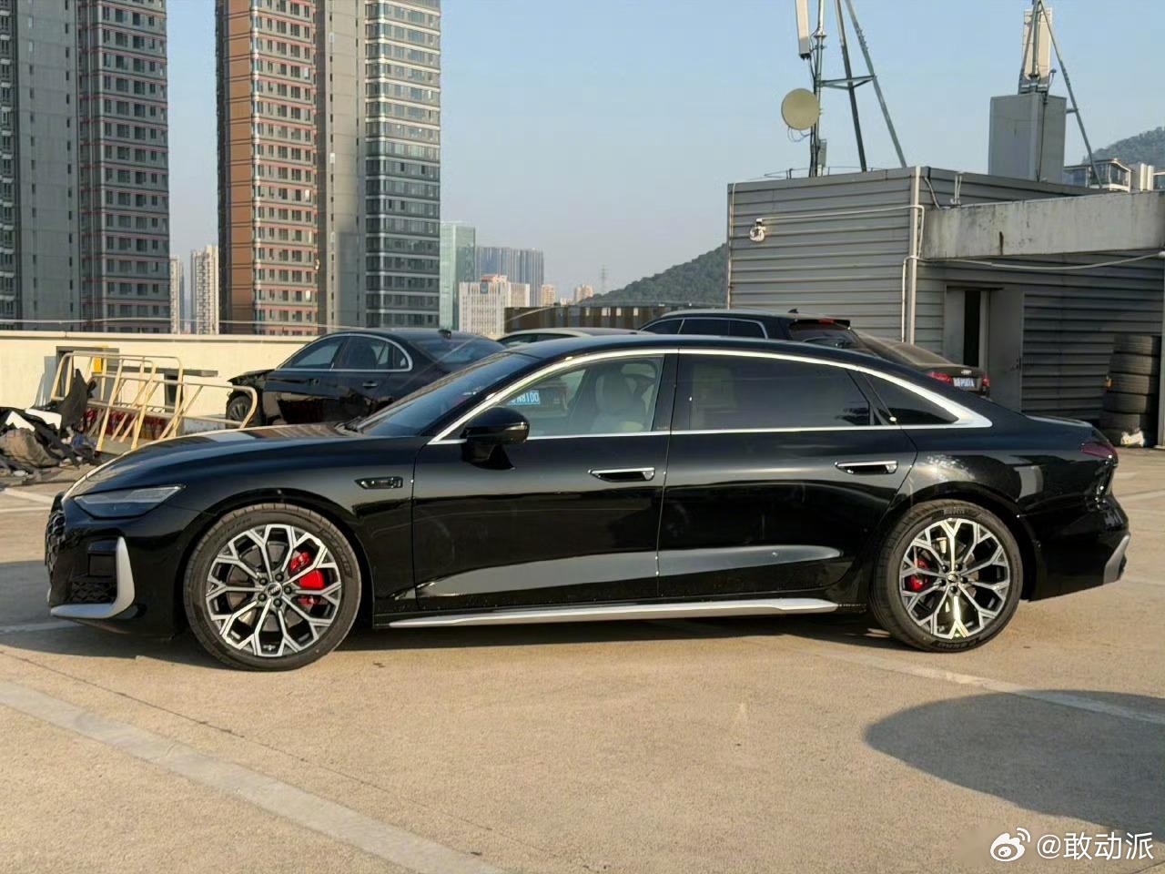 全新一代一汽奥迪A6L（C9）正式上市，起售价32.29万元，较上一代下调10万