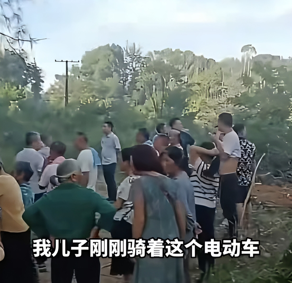 东安持刀伤人案3死1伤，男子制止行凶被刺牺牲，见义勇为申报中近日，湖南省东安县