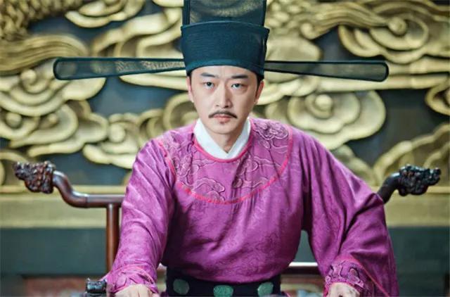 今日话题：为什么赵光义能当上皇帝？？？网友甲：首先赵光义可是晋王，开封府尹，