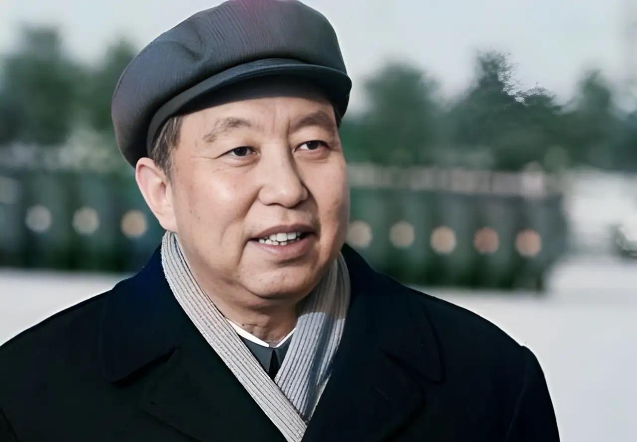 凡是尊重毛主席的都是好人正直善良的人！