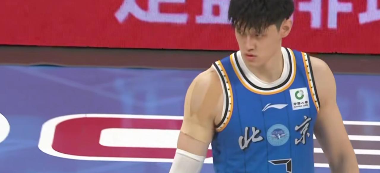 CBA季后赛8进4，广东客场94-102憾负北京北汽，这比赛看得人揪心。大比