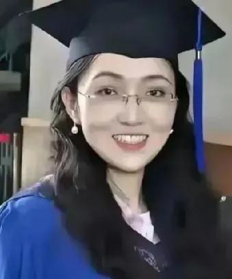 给高人请教了杨景媛的照片！高人看完之后沉默不语！随后说出了一句惊人的话！
