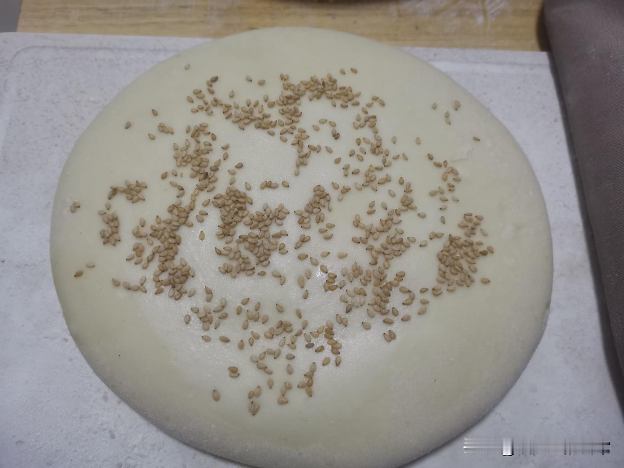 小时候，学蒸馍的时候，做过一次这样的大馒头，因为没有蒸熟，所以，好多年都没有再做