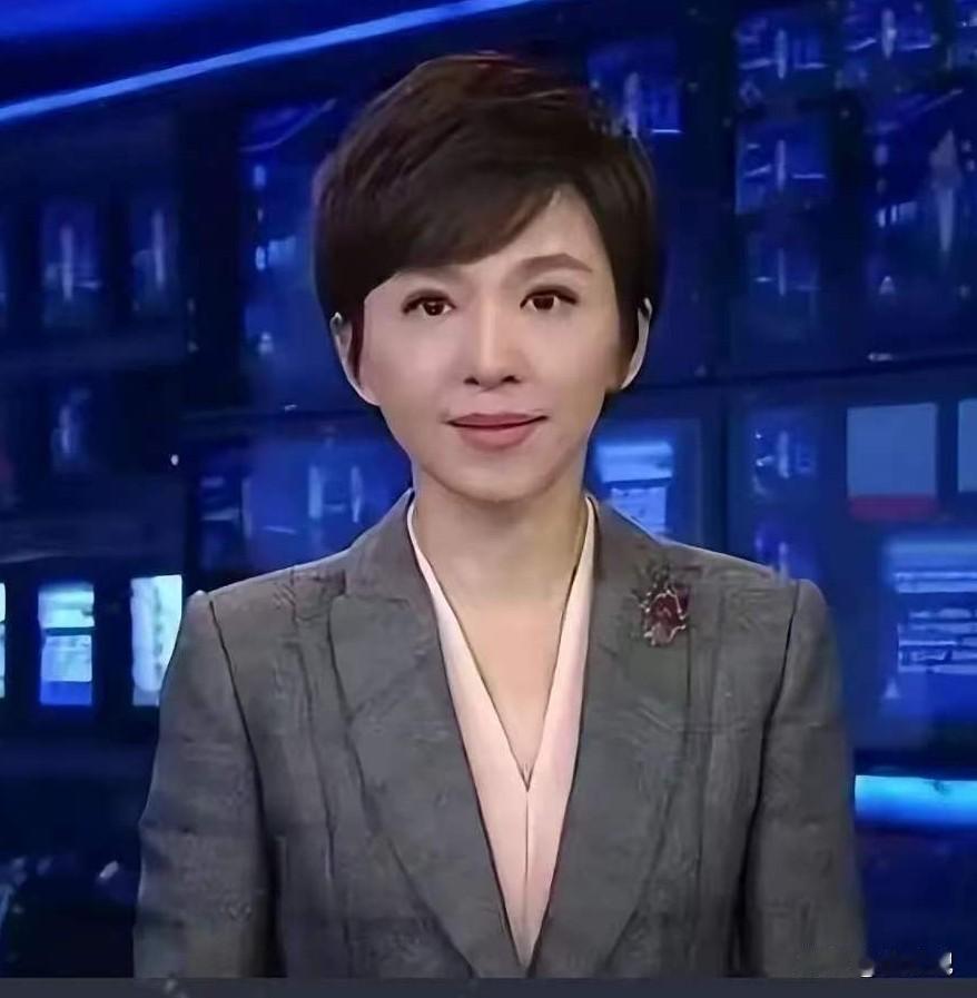 我现在最理解不了的人，就是央视知名主持人欧阳夏丹了，她今年49岁，没有结婚，