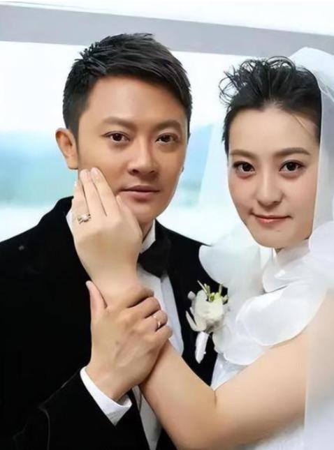2015年，印小天花了400万元娶的老婆哈琳娜。直到孩子出生后，他才发现自己的老