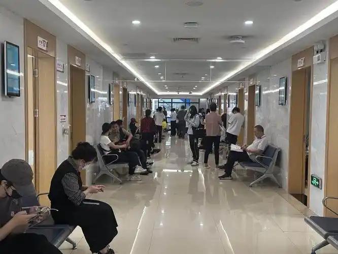 多家医院把夜诊停了：这不是服务往后退，是一笔积压多年的账，终于兜不住了！ 福
