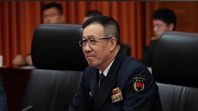 中国国防部长董军在建军节招待会上的讲话，全球媒体都炸开了锅。8月1日，《联合早报