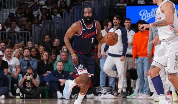 丹尼-格林所言极是啊前NBA球员丹尼-格林在一档节目中谈到了哈登，他说：“通