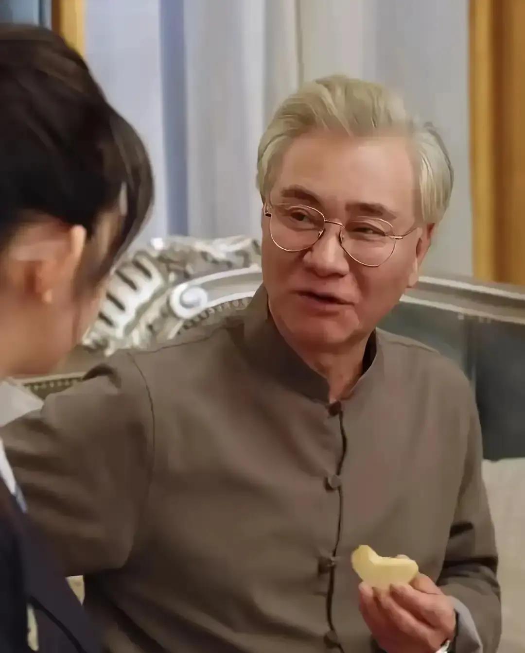 别骂《18岁太奶奶》了，它完成了最后一个任务。当60岁演员对着少女喊“妈”