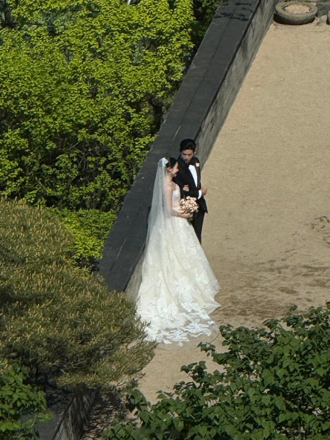 比韩国记者更快的是中国人偶遇玄彬孙艺珍双宋曝光也是中国人偶遇来着